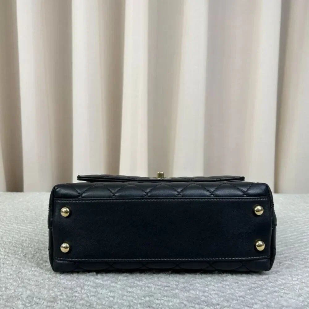 CHANEL brand color